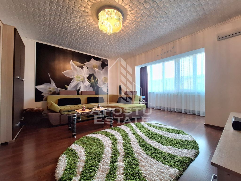 Apartament cu 3 camere, 80 mp utili, Boul Rosu