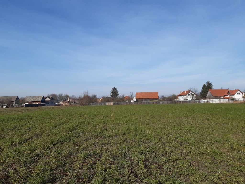 Teren intravilan construibil de vanzare in Lunca Calnicului 2325mp