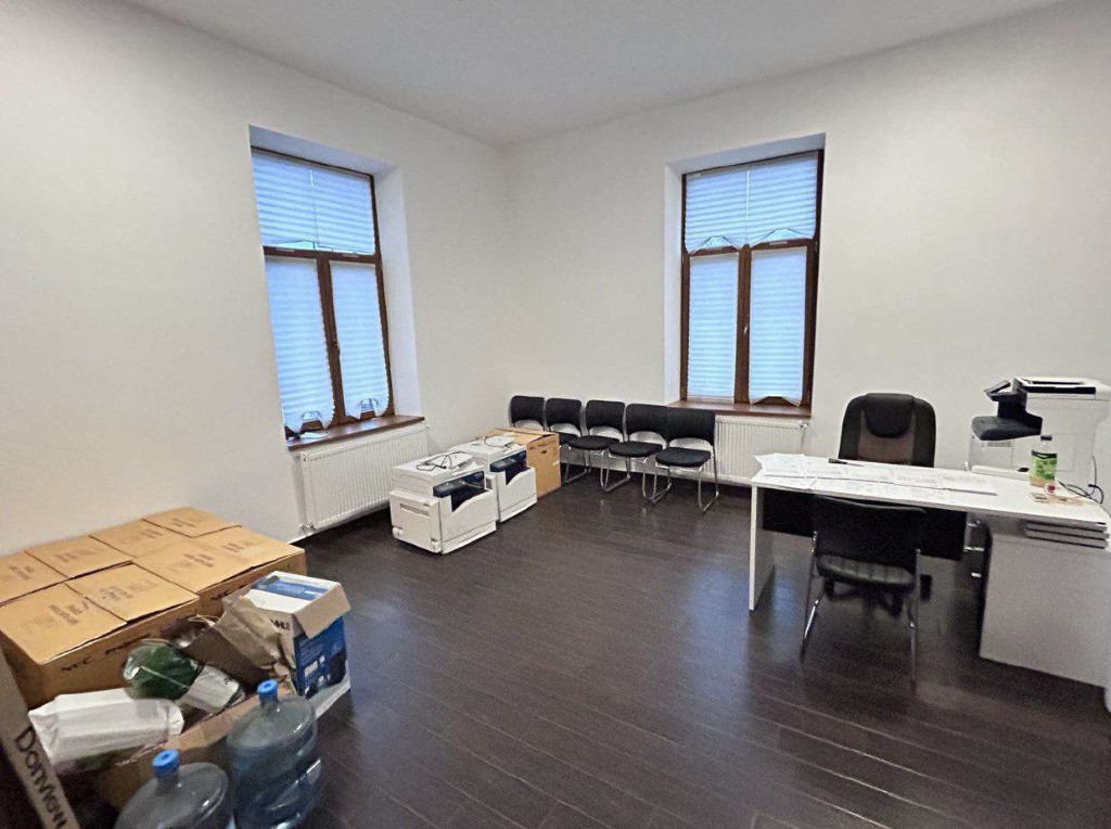 Spatii de birouri pe Aurel Vlaicu, Tatarasi. 44mp si 75mp. Comision 0