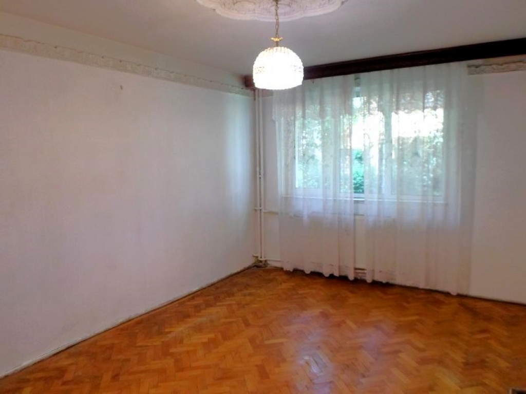 Apartament 3 camere, decomandat parter,Ploiesti, Cina, comision 0