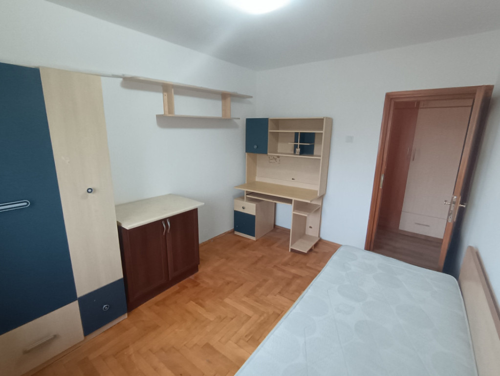 APARTAMENT 3 CAMERE, DECOMANDAT, ETAJ 4 DIN 5, CANTA, MOBILA