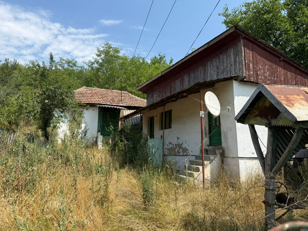 Casa pe strada Calea Bucuresti, teren de 1442 mp