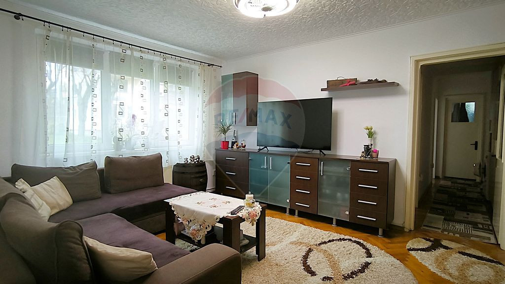 Apartament spațios 4 camere – Parter – Strada Turda,...