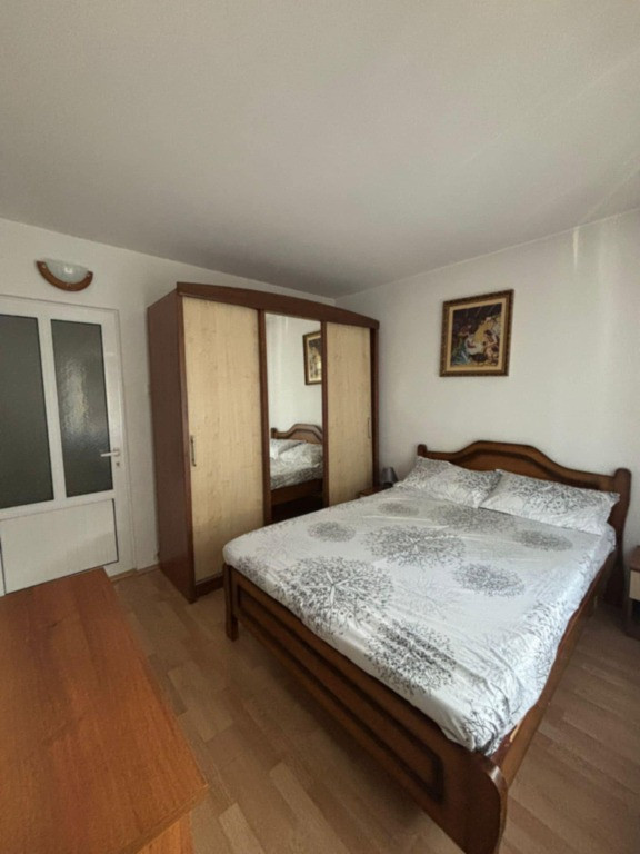 Apartament 3 camere Radauti Piata Mica.