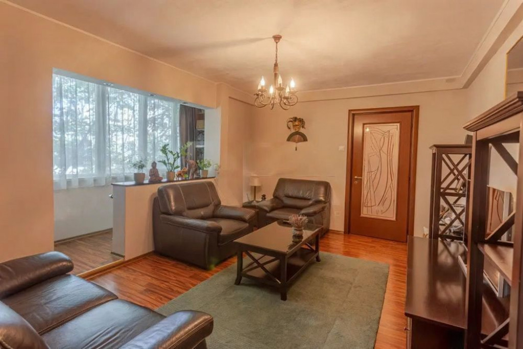 Vanzare apartament 3 camere.