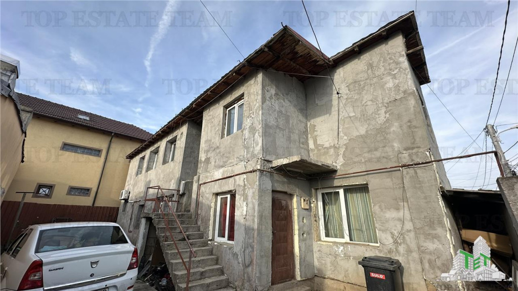 Casa individuala 6 camere de zona metrou Republica