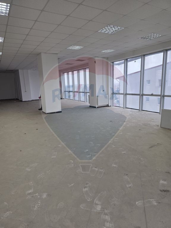 Spațiu comercial /birouri 300 mp