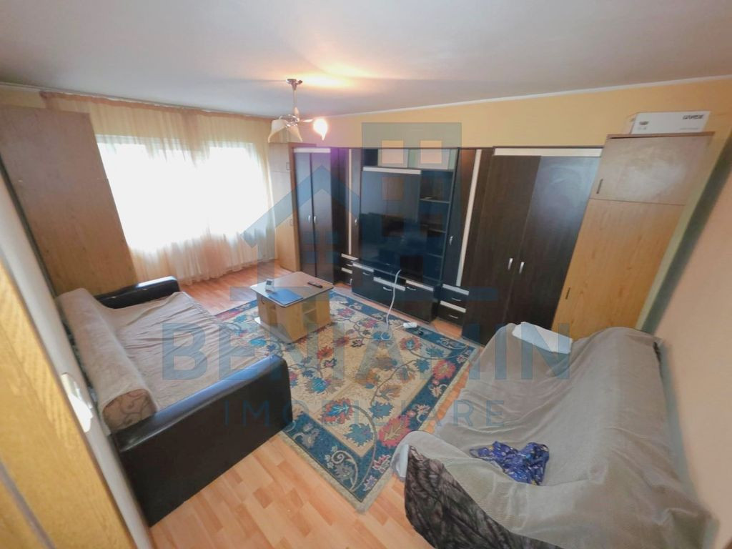 Apartament de inchiriat 2 camere decomandat parter Cornitoiu