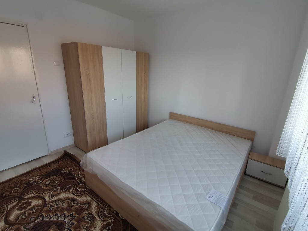 INCHIRIEZ apartament 2 camere decomandat,renovat,zona Mihai Viteazul