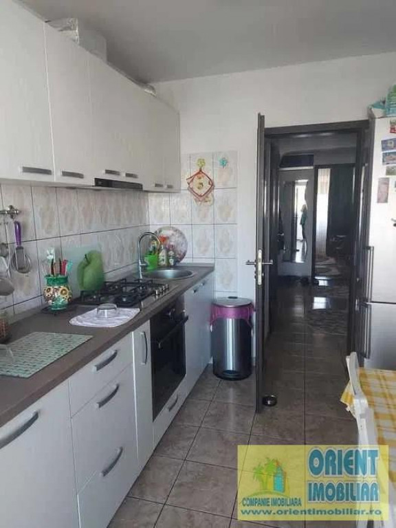 Trocadero, 3 camere, decomandat, vanzari Constanta