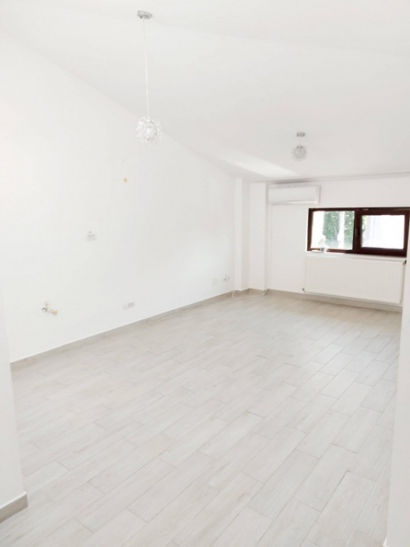 Spatiu 45mp 2 birouri Centru Independentei UMF