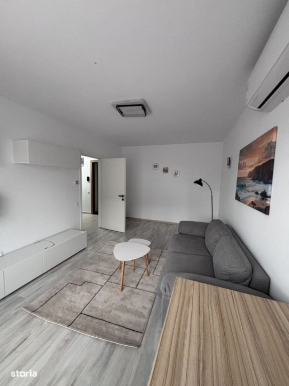 Apartament 3 camere – Comănești, central.