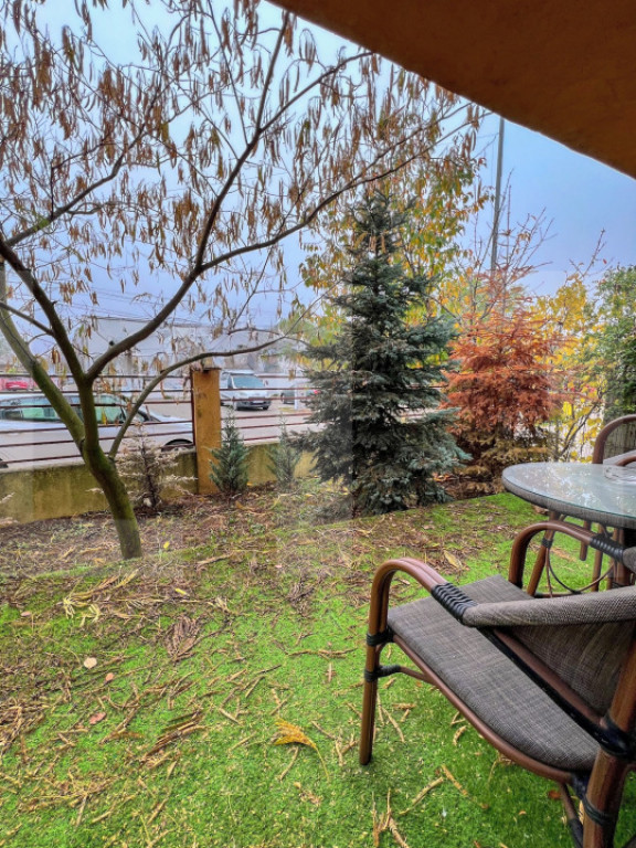 Apartament cu terasă la intrare în Dumbrăvița