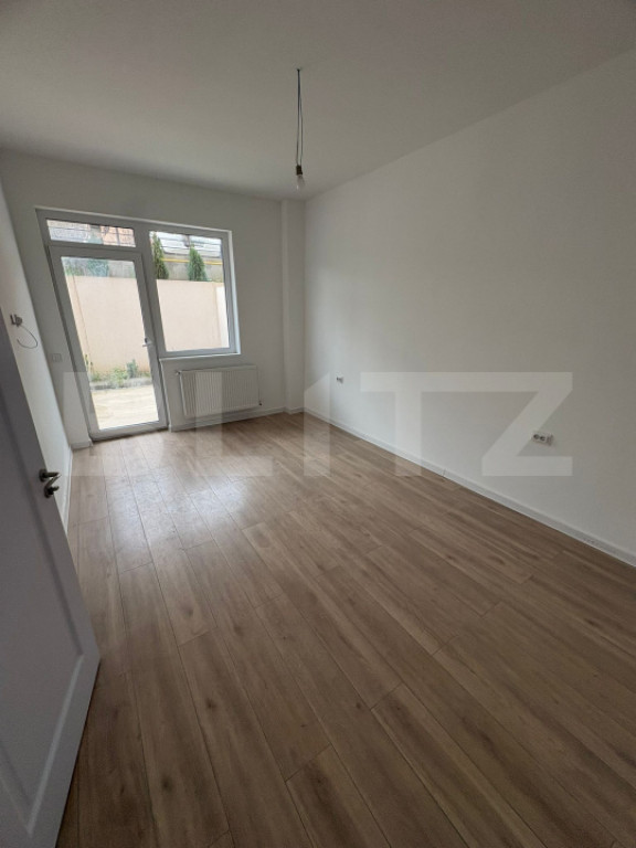 Apartament cu o cameră, decomandat, 32 mp + terasă 24 mp,