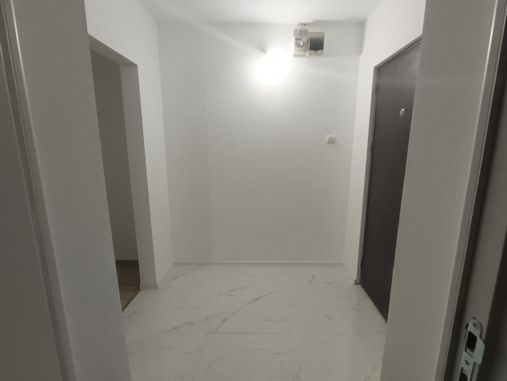 APARTAMENT 2 CAMERE, RENOVAT RECENT, BLOC FARA RISC, MIRCEA