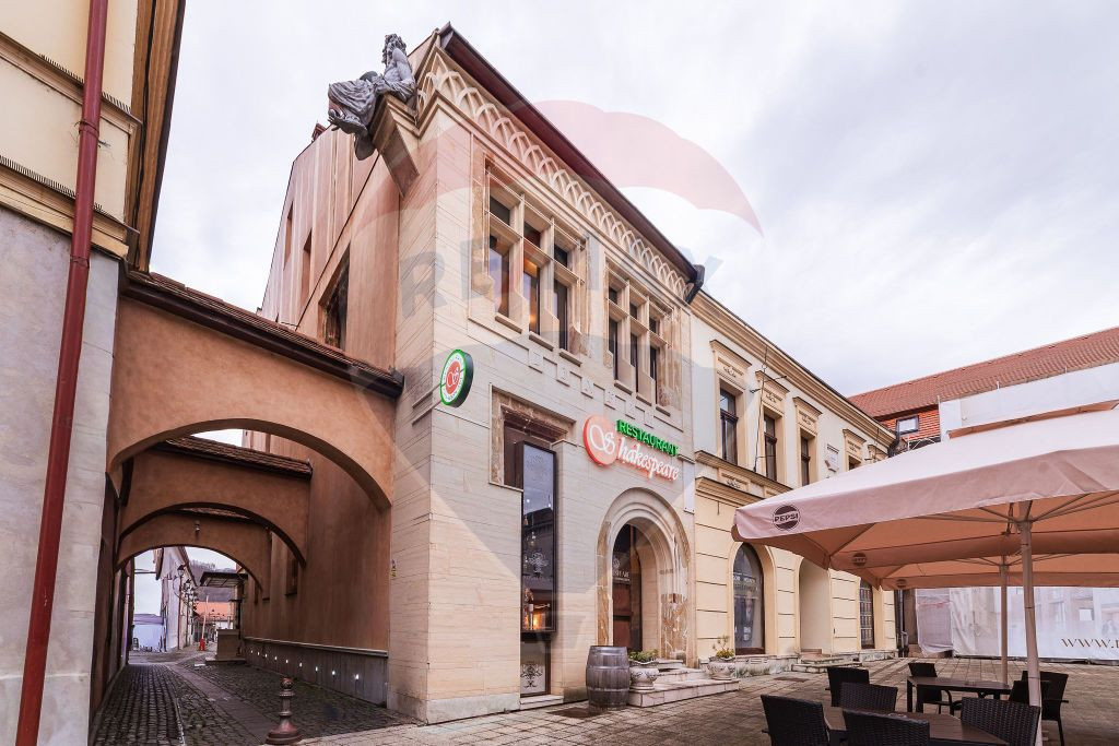 DE VANZARE PROPRIETATE UNICA ZONA ISTORIC HOTEL DIAFAN&RE...