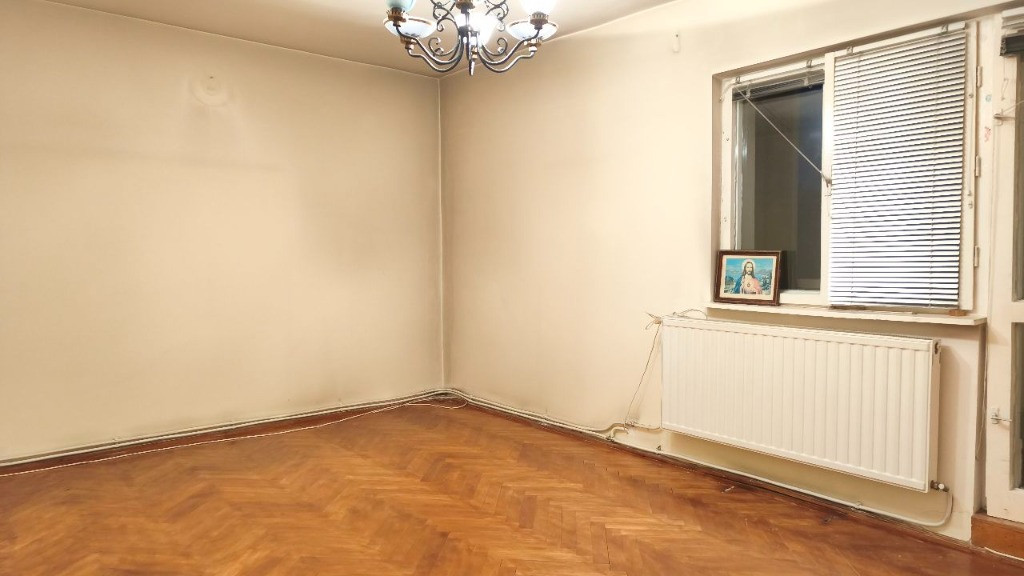 Apartament 4 camere, zona Progresul, et.2