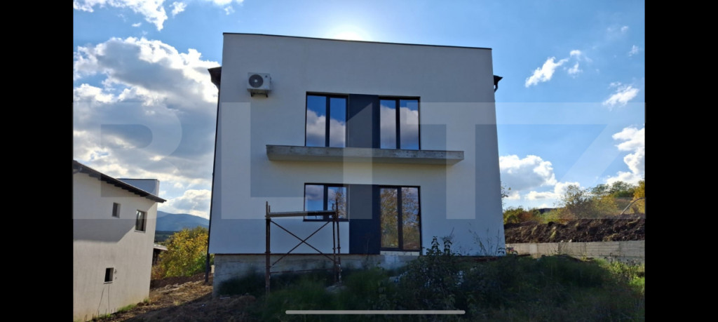 Apartament cu 3 camere, 85 mp și un teren de 200 mp, Zalau