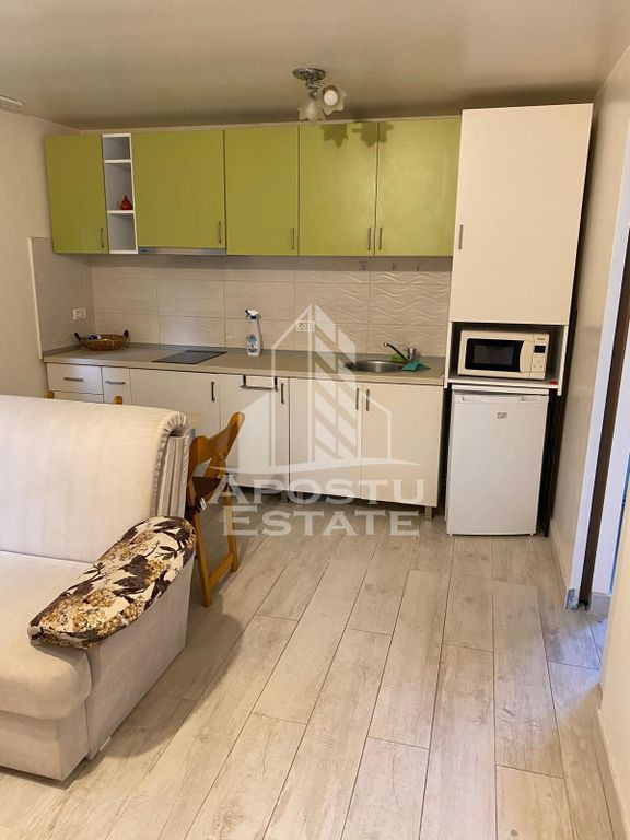 Casa individuala, 2 camere, 2 locuri de parcare, curte, z...