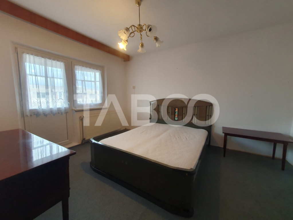 Apartament de inchiriat 2 camere decomandat 60 mp zona Octav