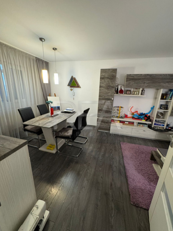 2 camere, decomandat, et 5/10, centrala-Str Moinesti