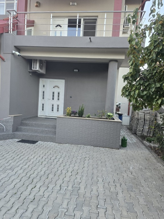 Inchiriere VILA Aparatorii Patriei 4 min de metrou - proprietar