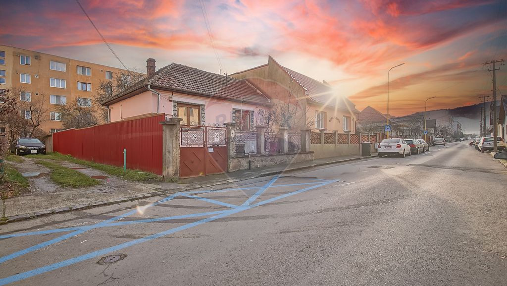 COMISION 0 Casă cu potențial excelent, teren 446 mp, St...