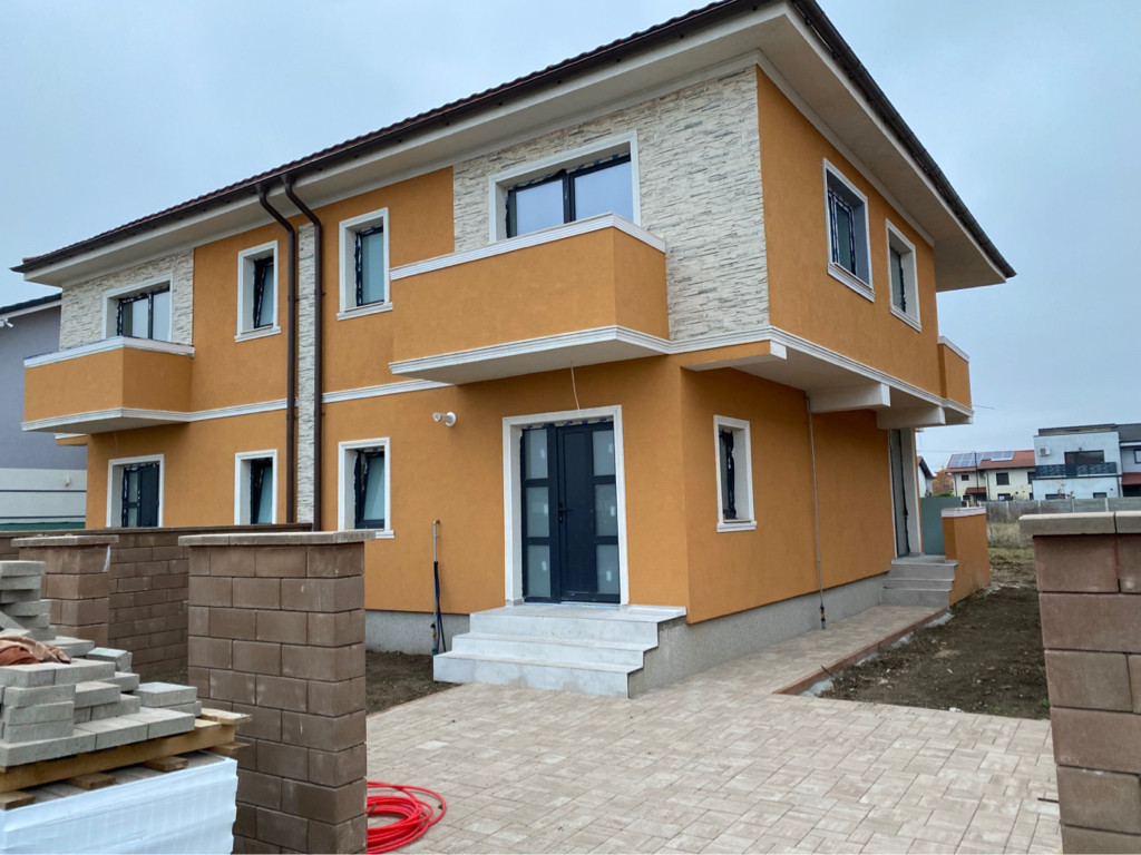 Duplex 120mp 4 camere Mosnita Noua asfalt zona TOP