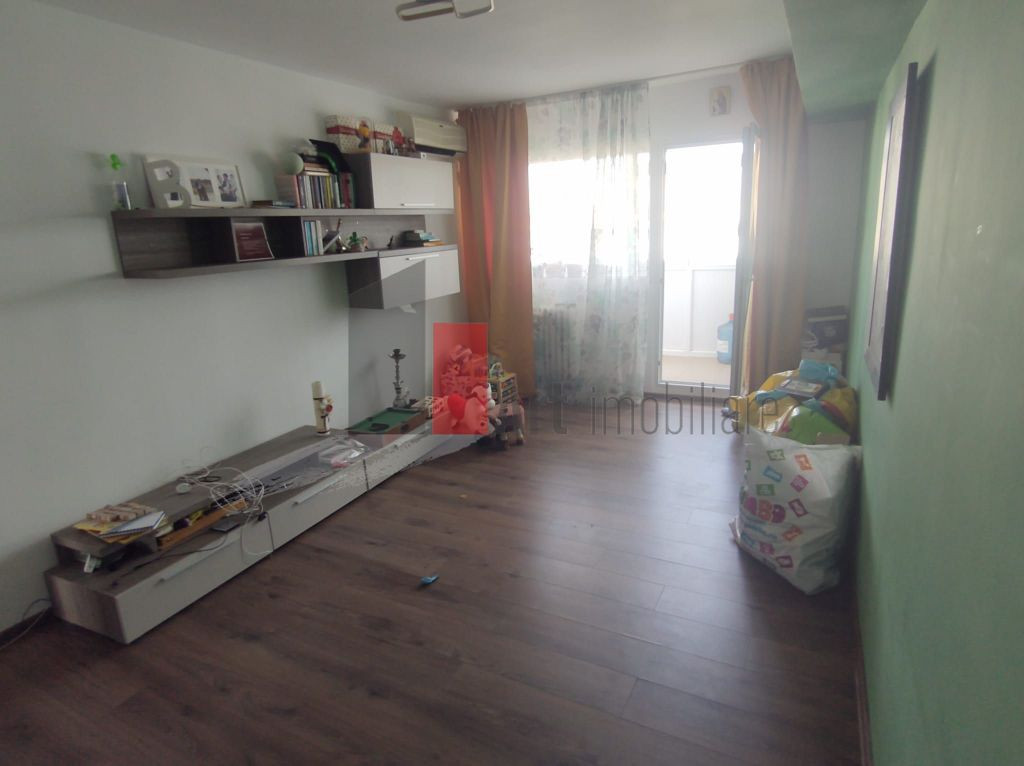 Vânzare apartament decomandat 4 camere Bd. Obregia - Pas...