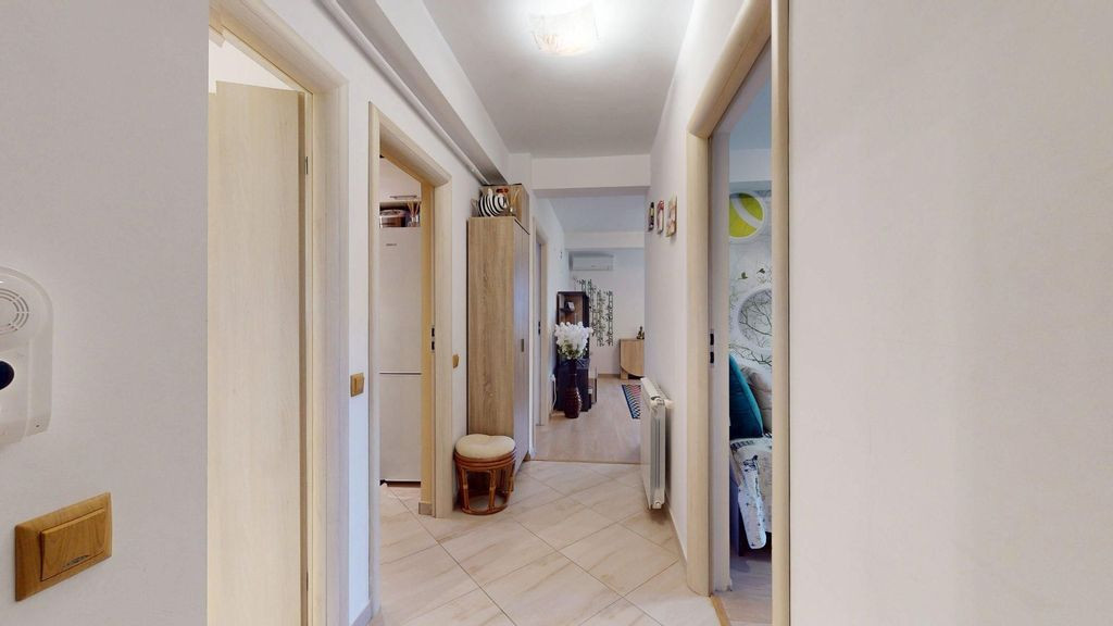 Apartament 3 camere, 77 mp + curte 32 mp, parter – Otopeni