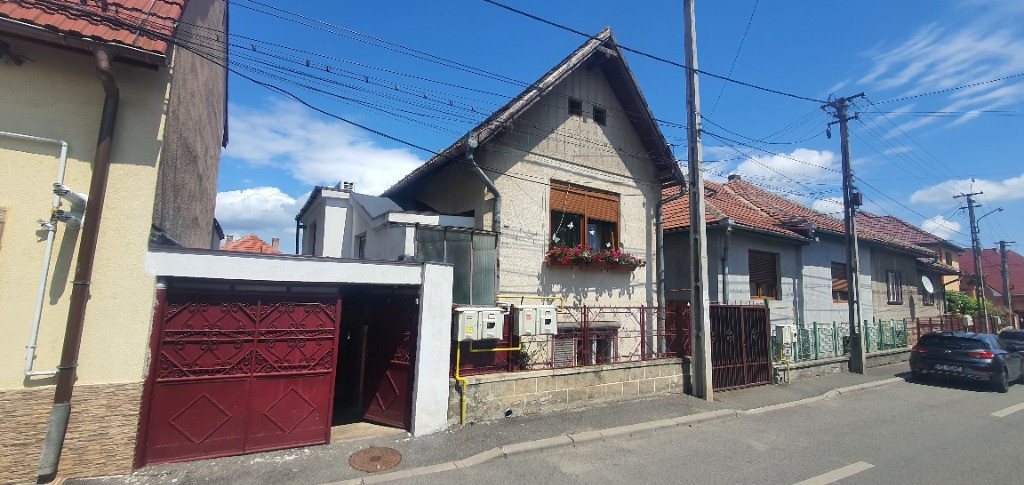 De vanzare Imobil P+1 în zona Lupeni si cu varianta preluare chiriasi