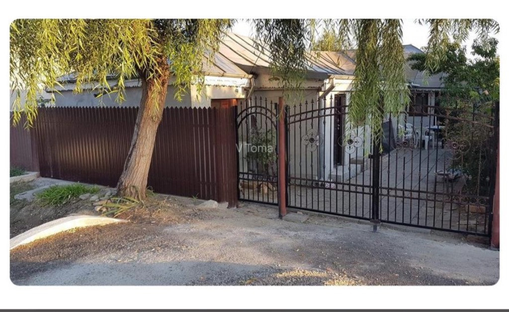 Casa+teren La Golesti preț de garsonieră