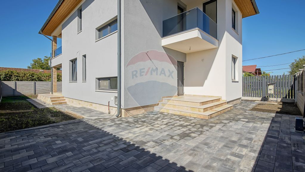 Casă / Vilă cu 5 camere de vânzare