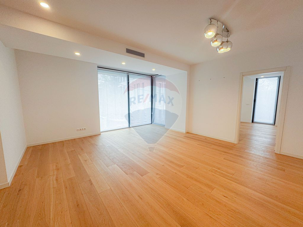 Apartament cu 2 camere si terasa generoasa in Kiseleff- A...