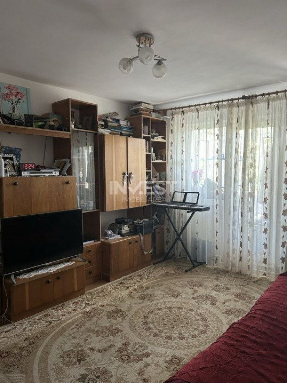 Apartament de vanzare 3 camere, zona Pacurari - Alpha Bank,