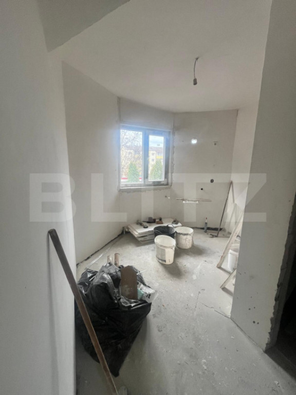 Apartament cu o camera, 25 mp, semifinisat, zona Piata Deceb