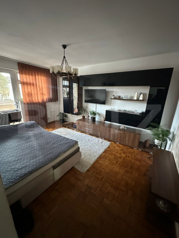 Apartament 3 camere, decomandat, mobilat-utilat, etaj interm