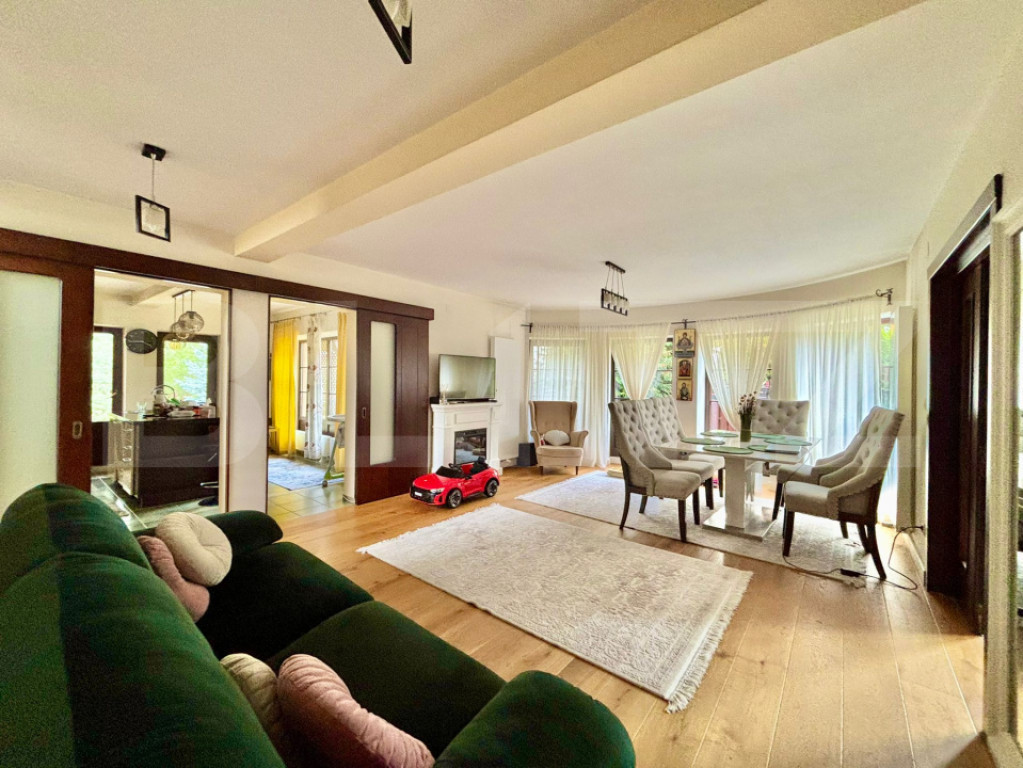 Casă superbă de vânzare, în Sânpetru 1000 mp teren, la