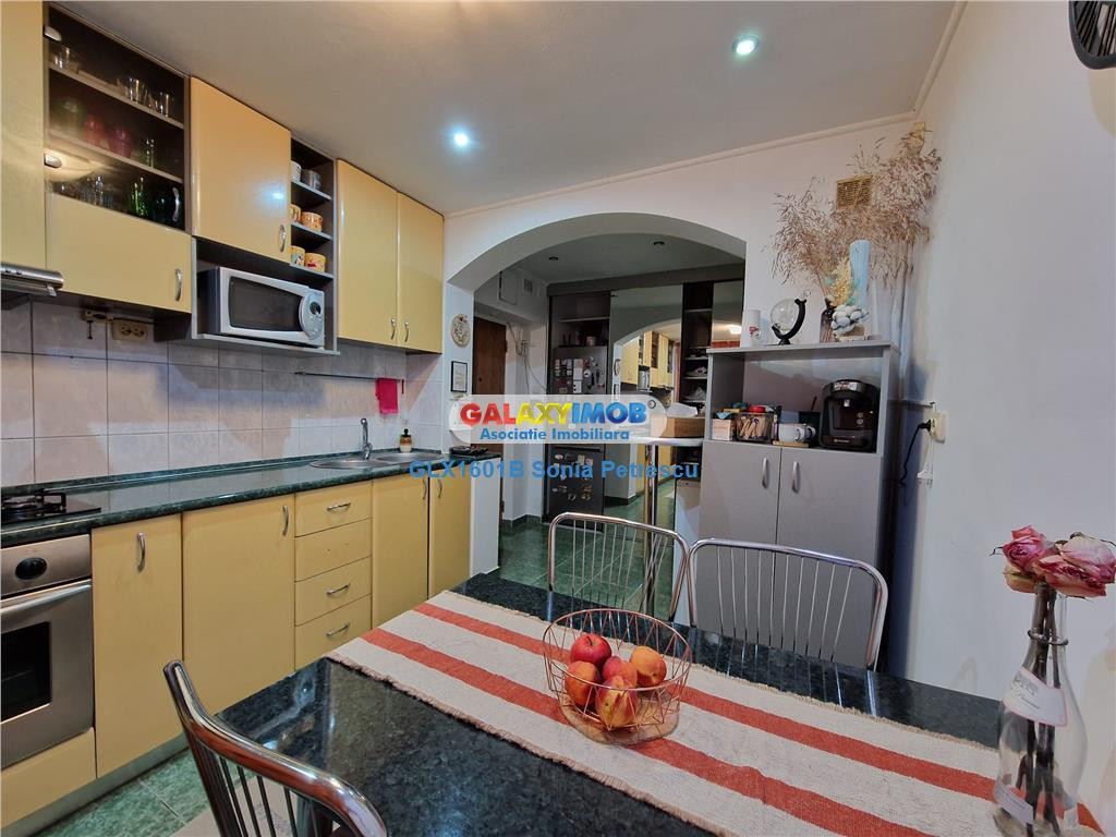 Apartament 3 camere decomandat metrou Dristor