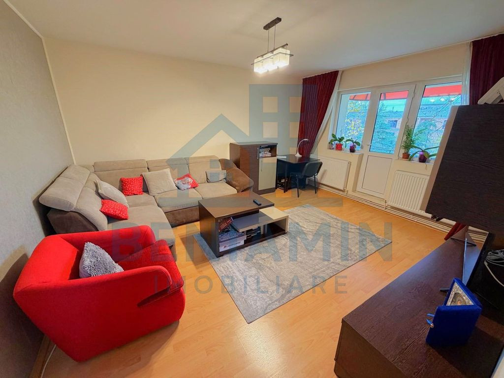 3 camere decomandat Mcdonalds 66mp etaj 2 centrala proprie