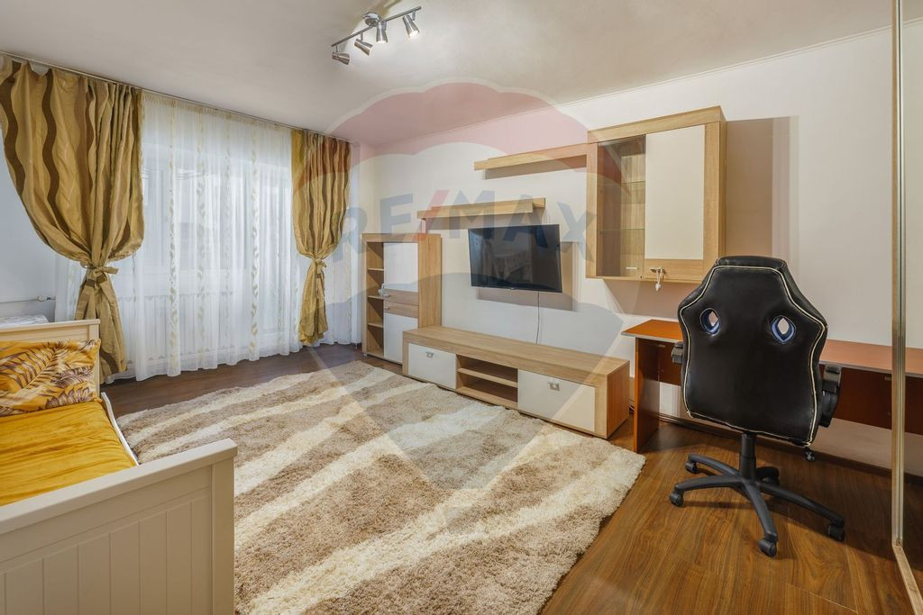 Garsoniera decomandata - Motoc 9 - 13 Septembrie