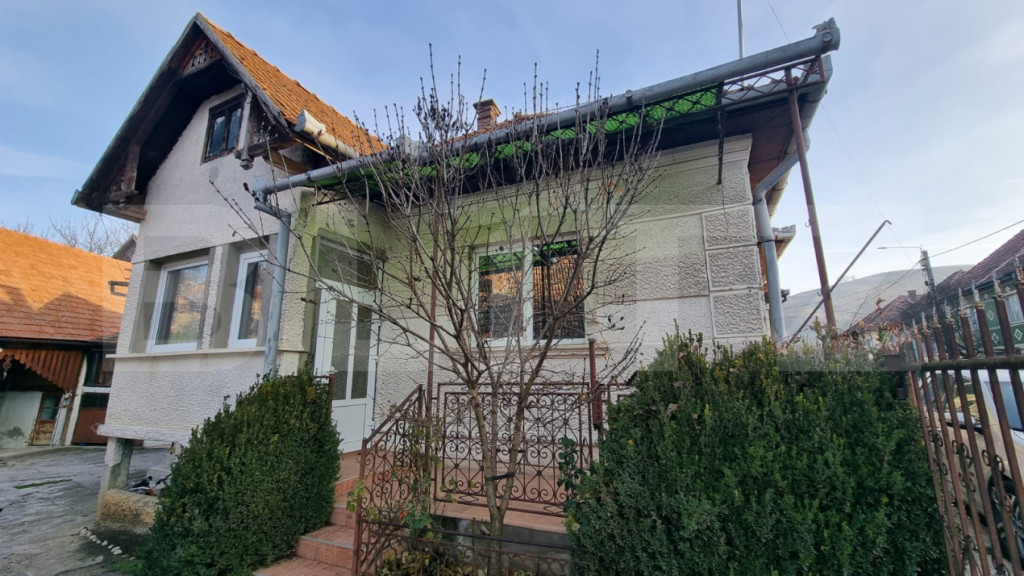 Casa la cheie, teren de 1600 mp, sat Macau, schimb cu aparta