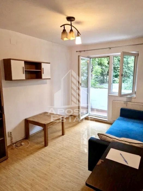 Apartament cu 3 camere, etajul 1, zona Girocului