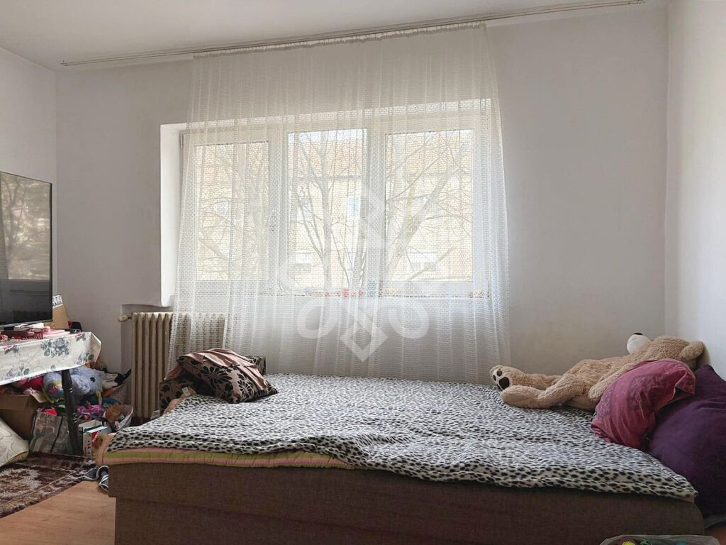 Apartament cu 4 camere, etaj 3, Nufarul