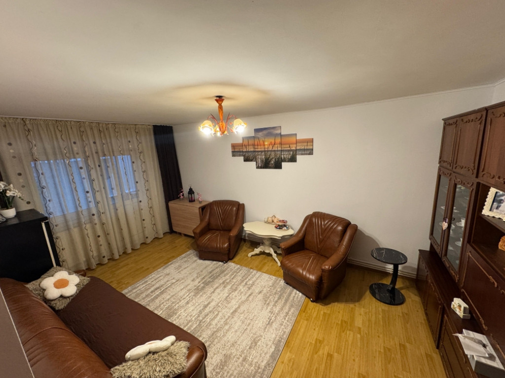 Apartament 4 camere Burdujeni