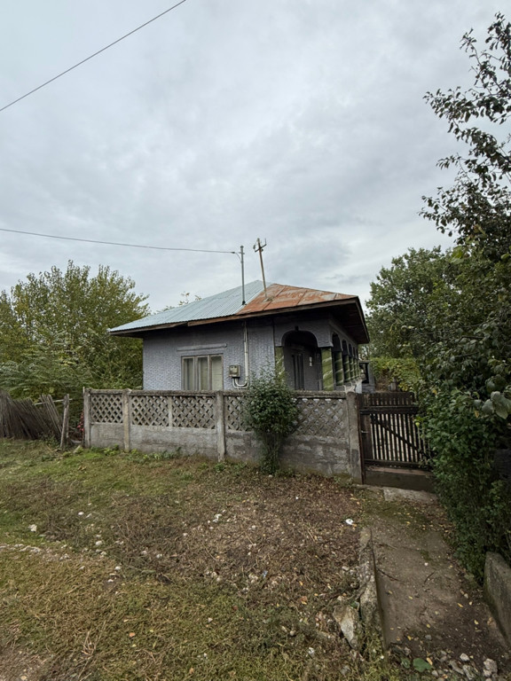 Vand Teren 970 mp cu casă + anexe, Stănești–Bălănu