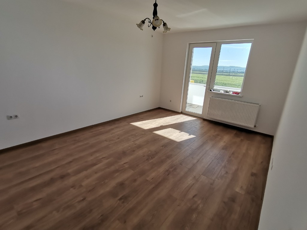 INCHIRIEZ ap. 2 camere decomandat,nou,nemobilat,zona Calea Surii Mici