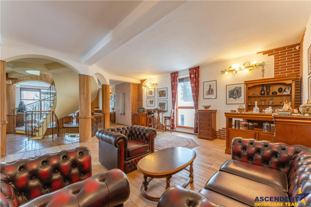 FILM! Castelariu: spectacol panoramic, locatie prestigioasa,