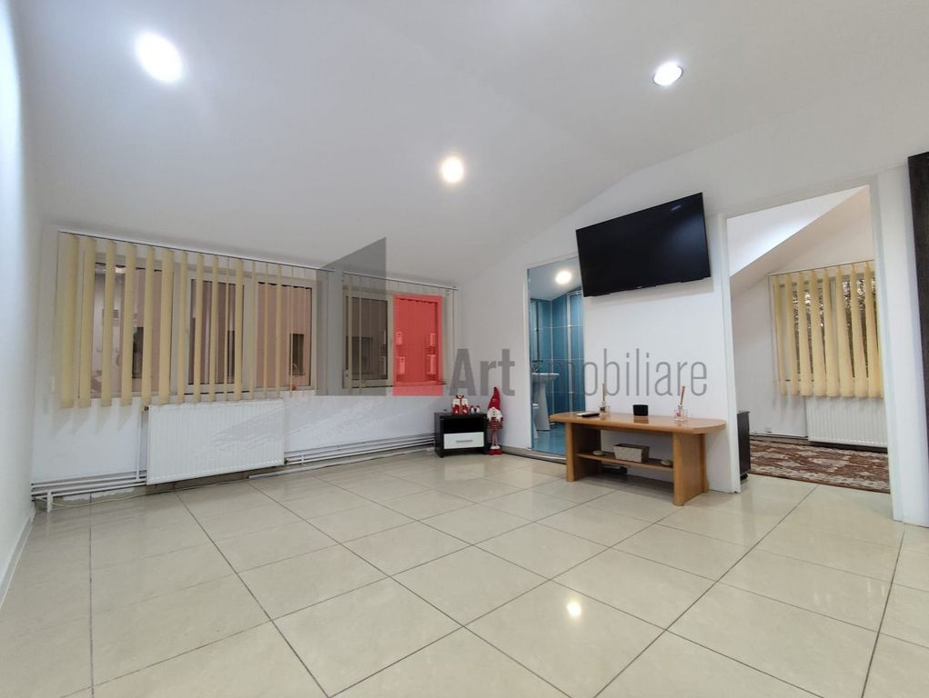 Spatiu comercial de inchiriat in zona Baba-Novac (vis-a-v...