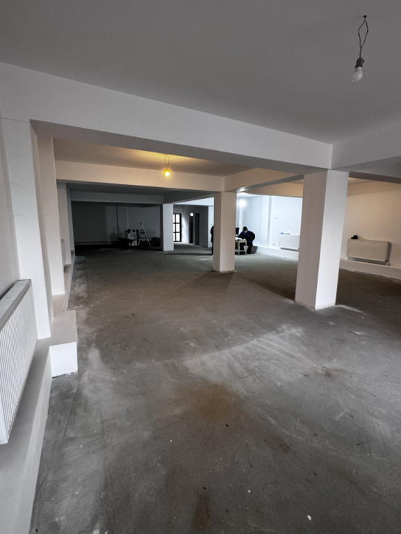 Spatiu comercial de inchiriat, 180 mp, zona Centru